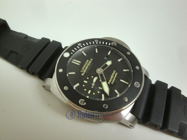 Panerai replica luminor submersible 1950 amagnetic 3days automatic titanio 47mm PAM01389 imitazione - immagine 3