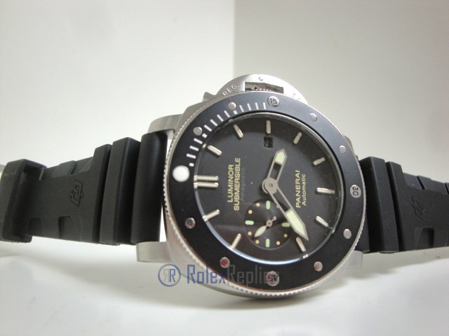 Panerai replica luminor submersible 1950 amagnetic 3days automatic titanio 47mm PAM01389 imitazione - immagine 8